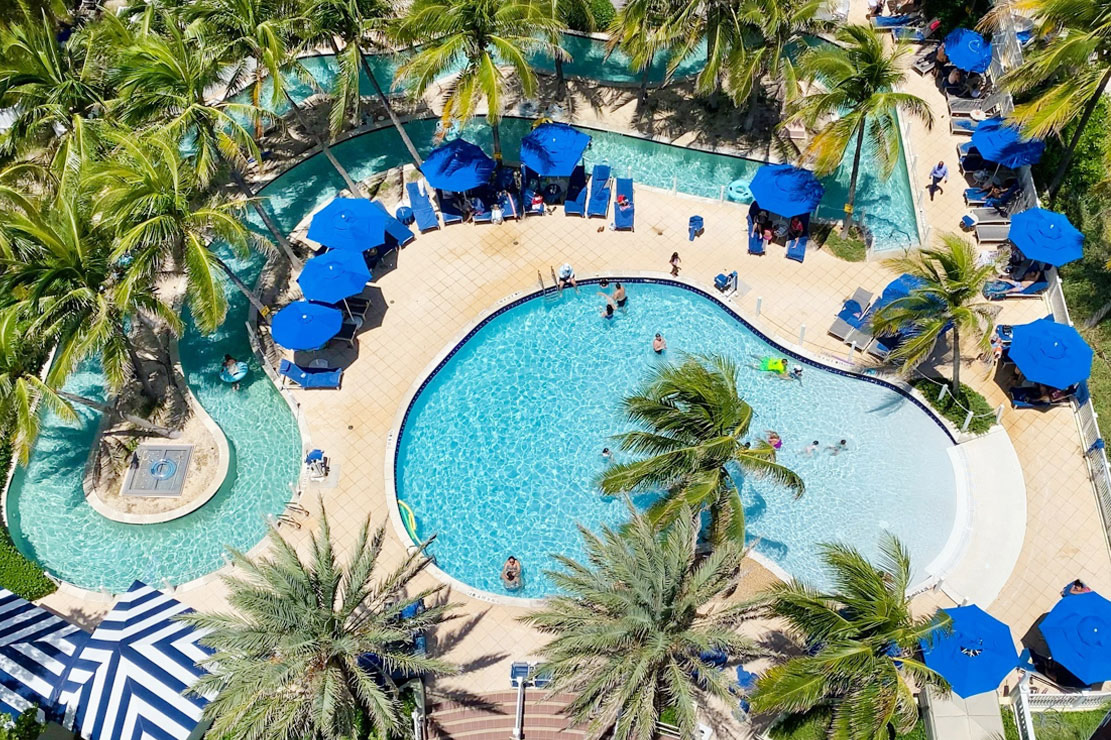 Large commercial pool cleaning in Orlando FL