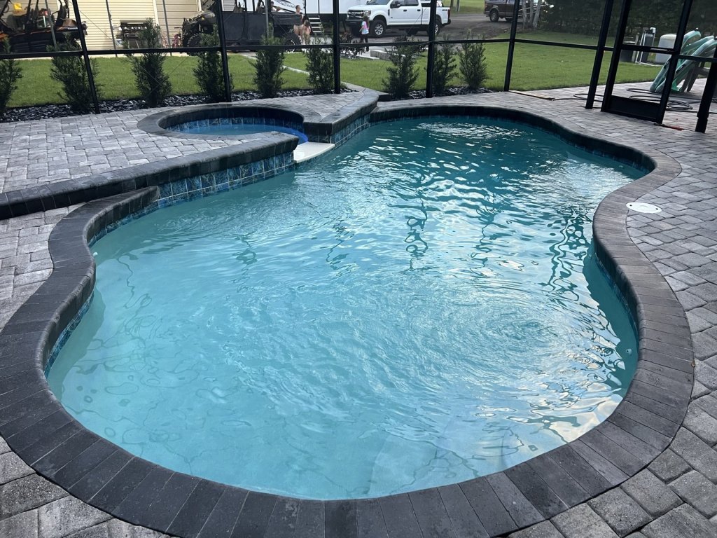 Private residence pool and spa maintained by Commercial Aquaworx